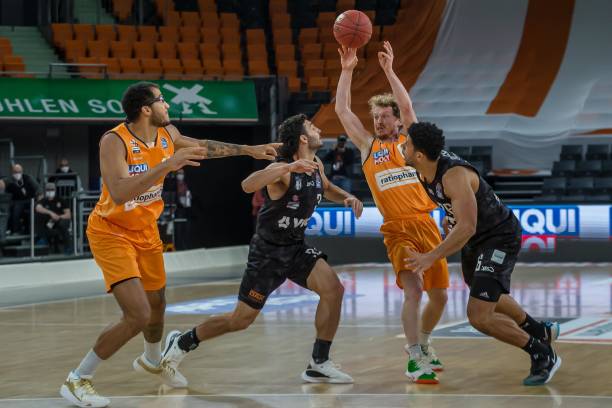 于新疆男篮 于新疆男篮